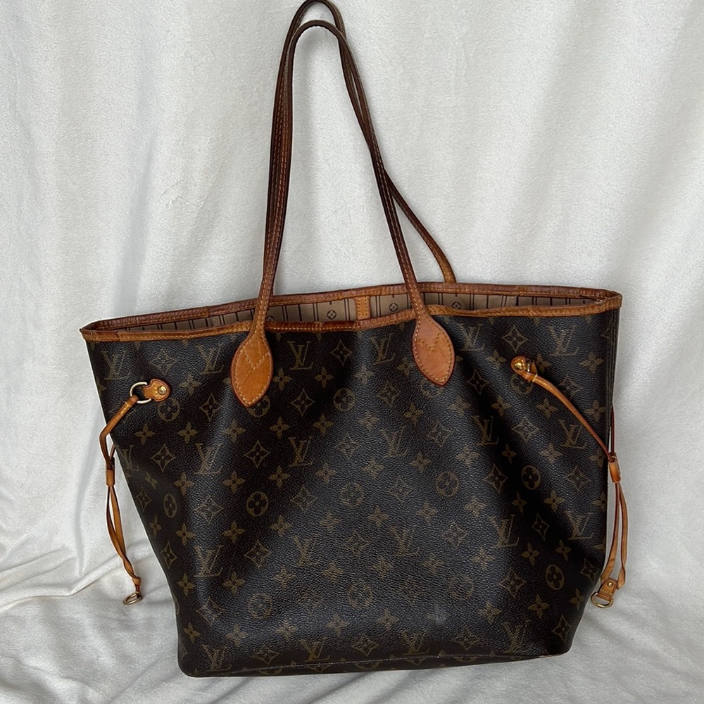 Louis Vuitton Neverfull MM bag